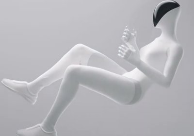 The head unit of the XPeng IRON robot, featuring a 3D curved display