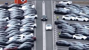 Tesla's Unsupervised FSD Delivers Cars at Giga Berlin